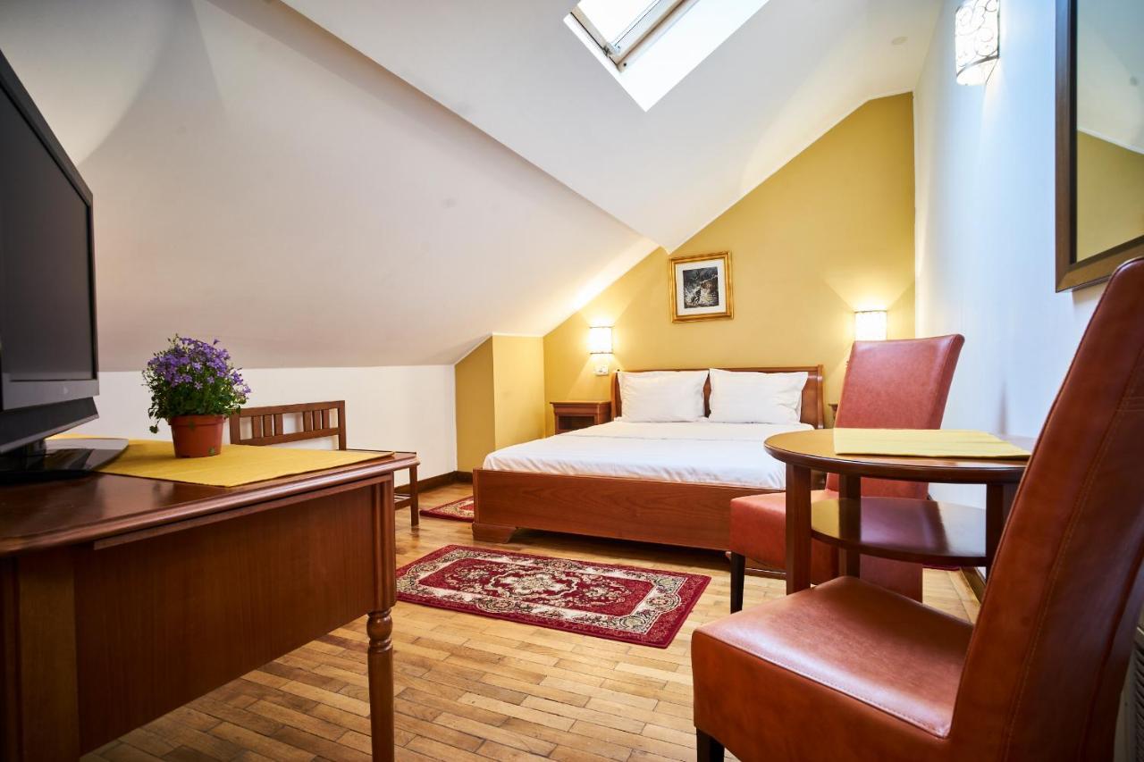 Cozy Attic Room VI Bucureşti Exterior foto