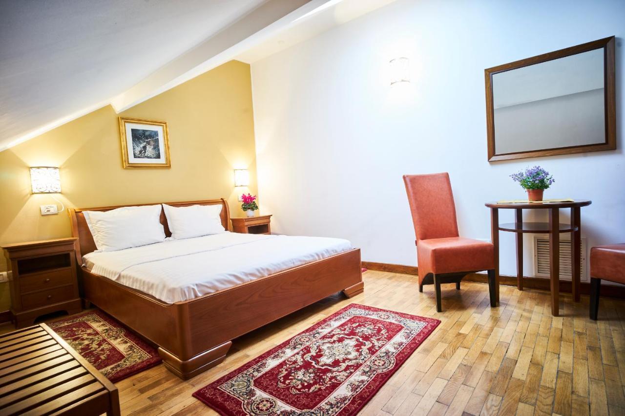 Cozy Attic Room VI Bucureşti Exterior foto