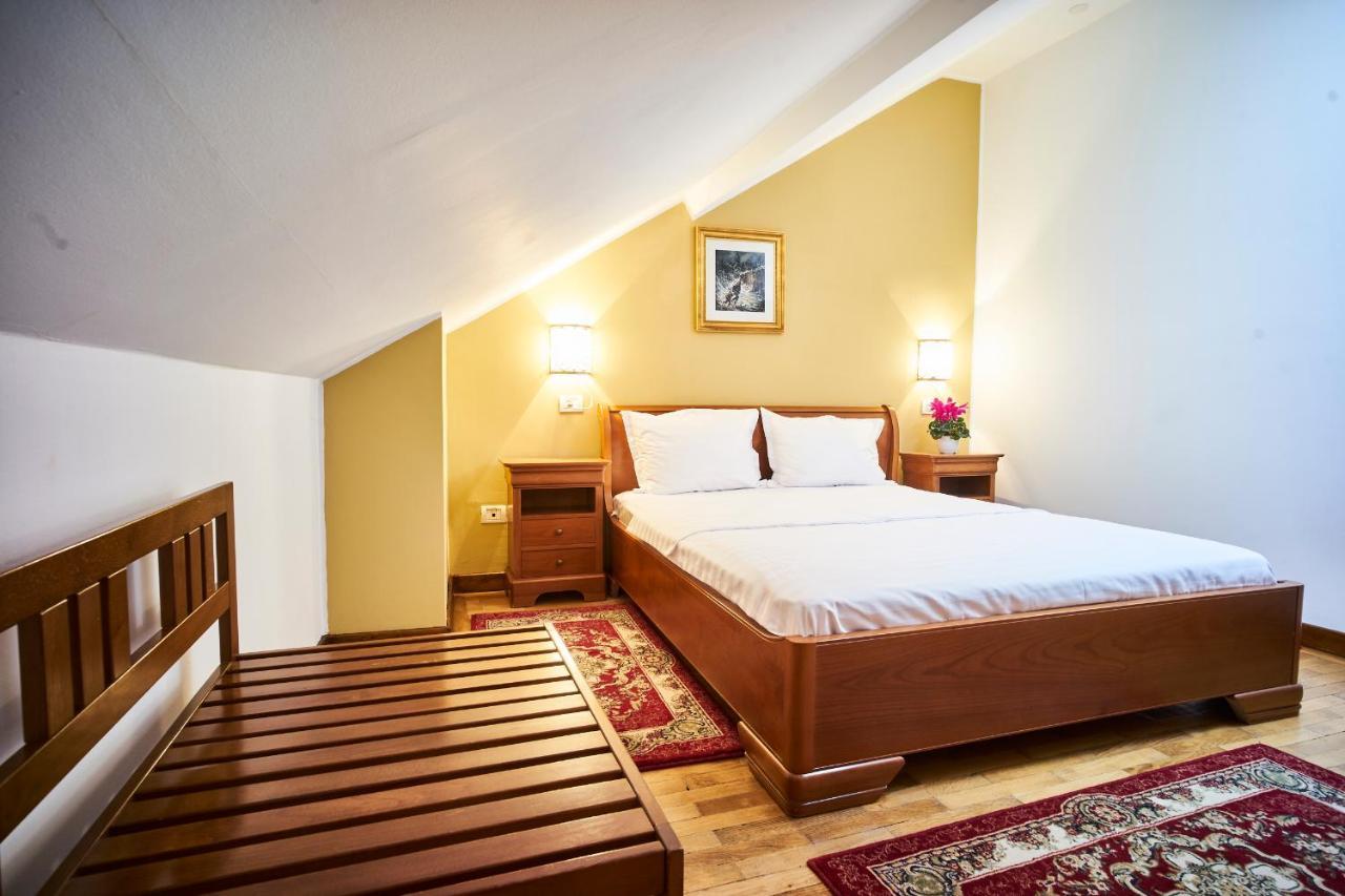 Cozy Attic Room VI Bucureşti Exterior foto